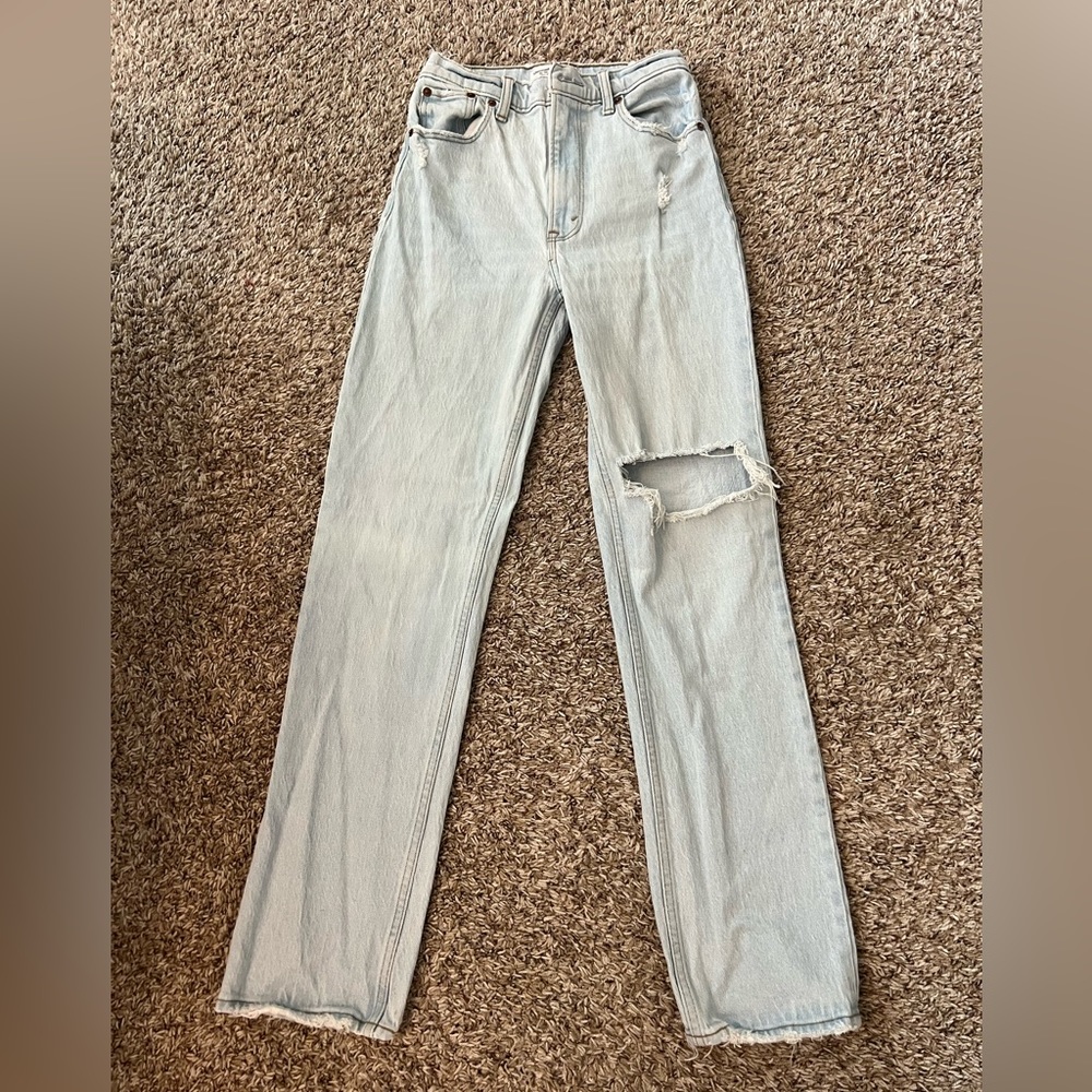 Abercrombie Light Blue 90s Straight Ultra High Rise - 24R